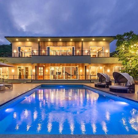 Stayvista At La Nirvana With Pool, Music Speaker & Indoor-Outdoor Game ロナバラ エクステリア 写真
