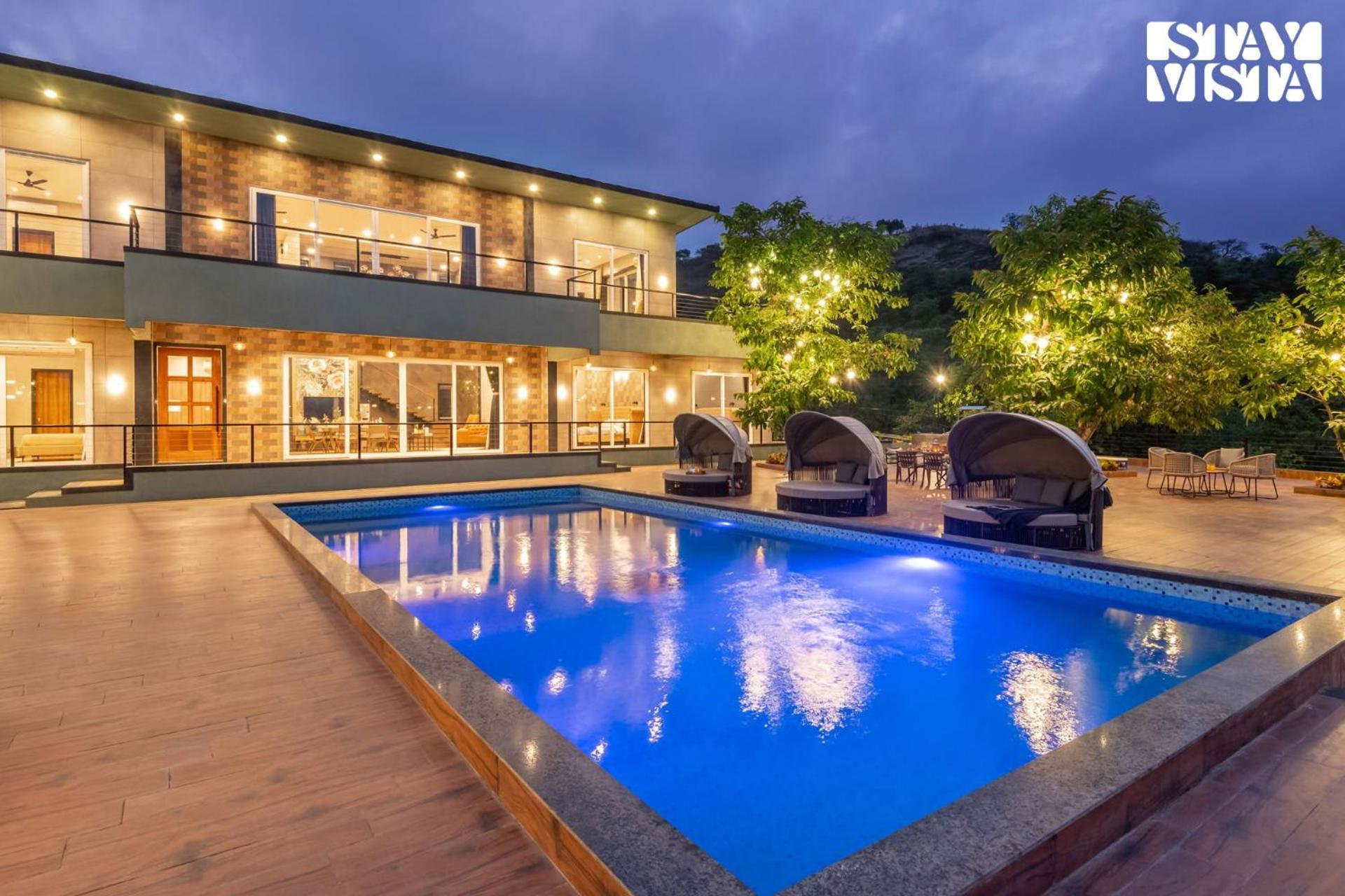 Stayvista At La Nirvana With Pool, Music Speaker & Indoor-Outdoor Game ロナバラ エクステリア 写真
