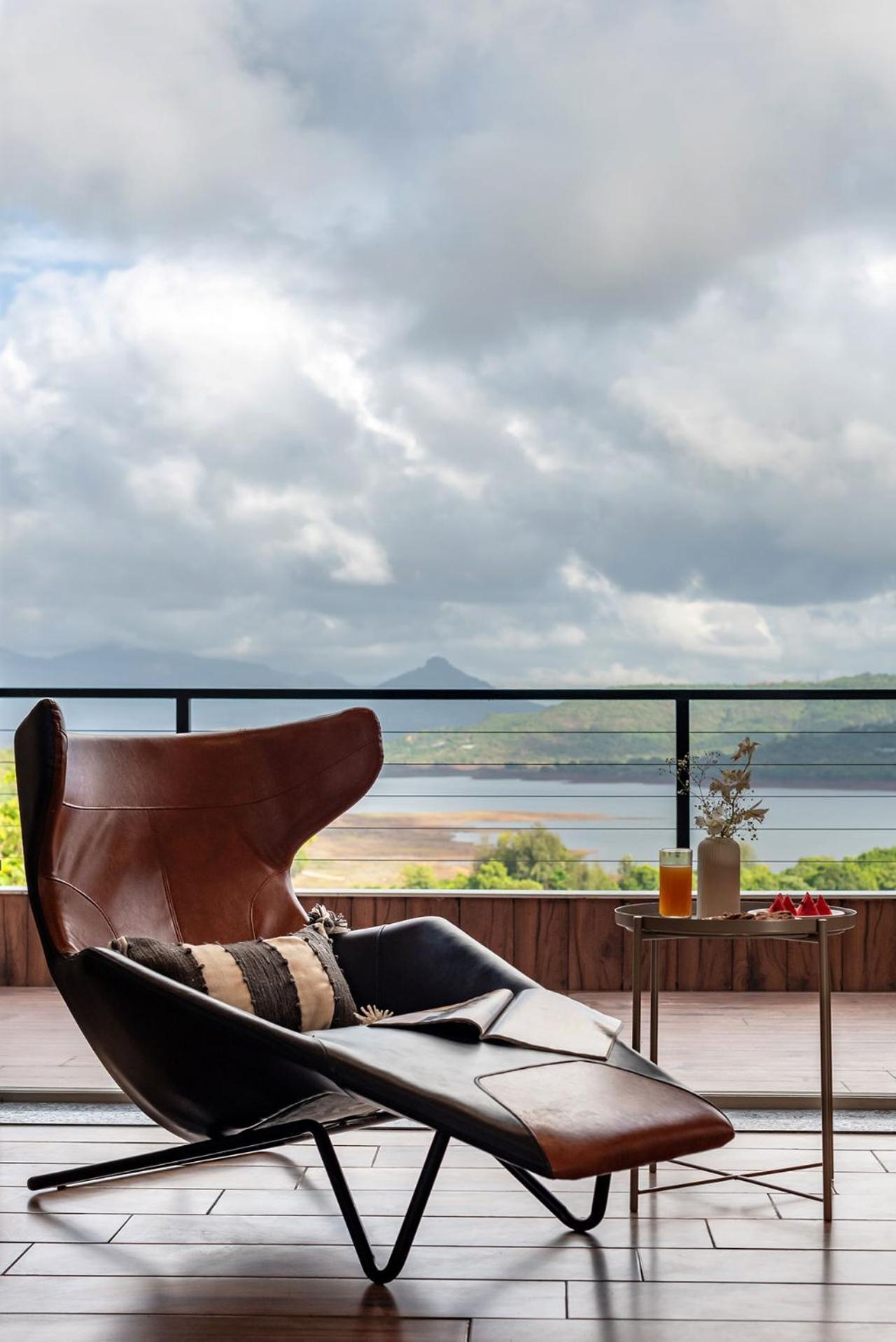 Stayvista At La Nirvana With Pool, Music Speaker & Indoor-Outdoor Game ロナバラ エクステリア 写真